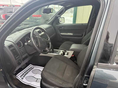 2009 Ford Escape, $4500. Photo 6
