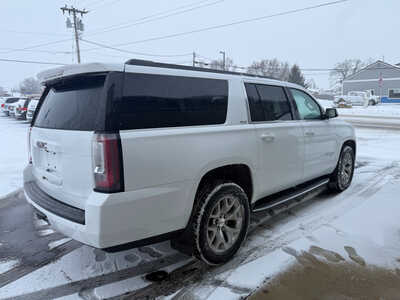 2018 GMC Yukon XL, $17500. Photo 3