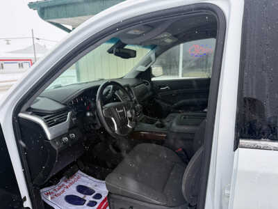 2018 GMC Yukon XL, $17500. Photo 5