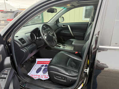 2011 Toyota Highlander, $7500. Photo 5
