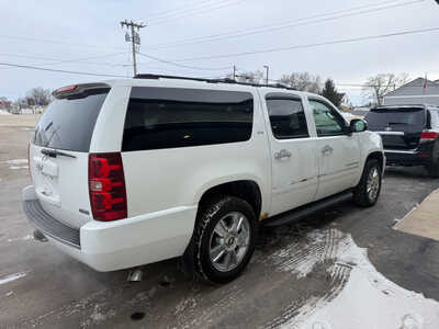 2009 Chevrolet Suburban, $4200. Photo 3
