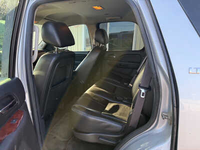 2013 Chevrolet Tahoe, $7500. Photo 6