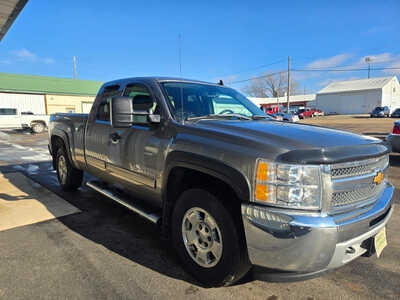 2013 Chevrolet 1500 Ext Cab, $11000. Photo 2