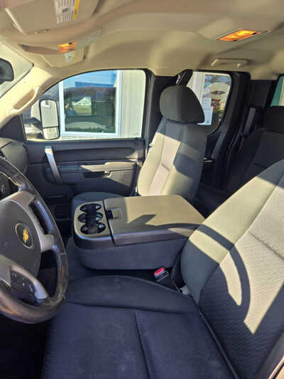 2013 Chevrolet 1500 Ext Cab, $11000. Photo 5