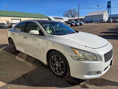 2012 Nissan Maxima, $4000. Photo 2