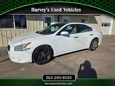 2012 Nissan Maxima, $4000. Photo 1
