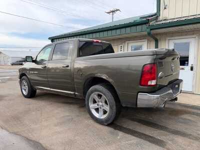 2012 RAM 1500 Crew Cab, $5000. Photo 4