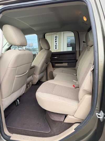 2012 RAM 1500 Crew Cab, $5000. Photo 5