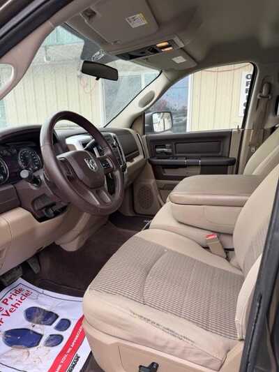 2012 RAM 1500 Crew Cab, $5000. Photo 6