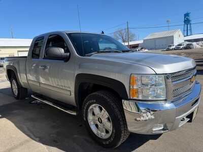2013 Chevrolet 1500 Ext Cab, $7500. Photo 2