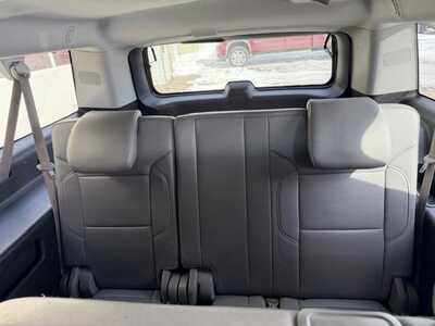 2016 Chevrolet Suburban, $12000. Photo 6