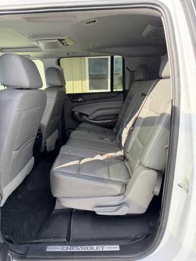 2016 Chevrolet Suburban, $12000. Photo 7