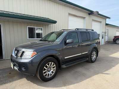 2010 Nissan Pathfinder, $7000. Photo 2