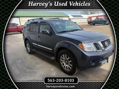 2010 Nissan Pathfinder, $7000. Photo 1