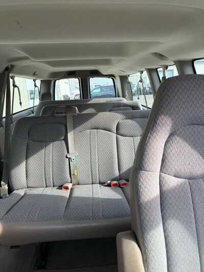 2006 Chevrolet Van,Passenger, $12000. Photo 6