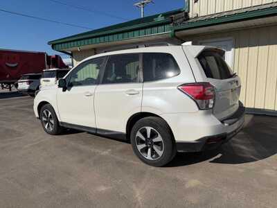 2018 Subaru Forester, $8000. Photo 4