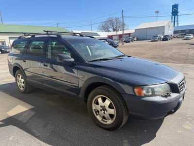 2004 Volvo V70, $4000. Photo 2