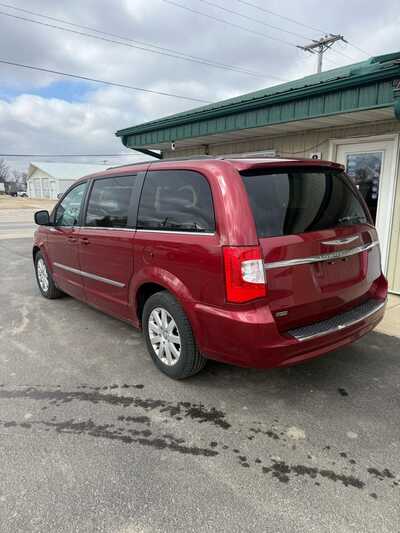 2014 Chrysler Town & Country, $4500. Photo 3