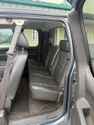 2013 Chevrolet Silverado 1500, $8500. Photo 6