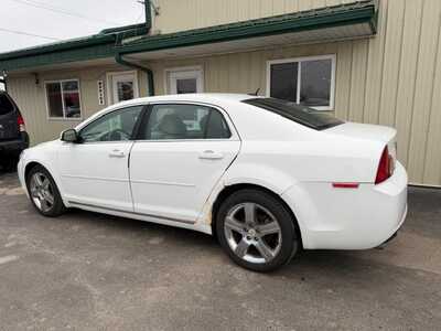 2011 Chevrolet Malibu, $3500. Photo 4