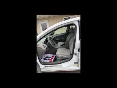 2011 Chevrolet Malibu, $3500. Photo 5