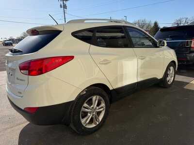 2011 Hyundai Tucson, $5000. Photo 3