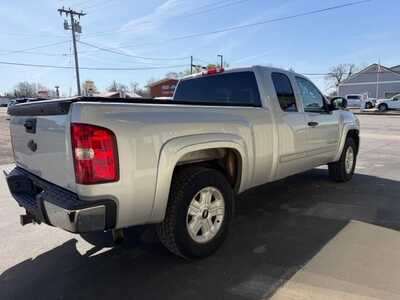 2011 Chevrolet 1500 Ext Cab, $7000. Photo 3