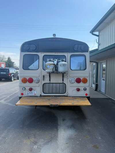 2006 GMC Van,Passenger, $7000. Photo 2