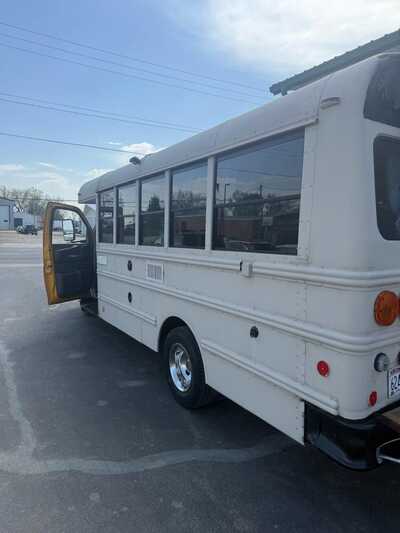 2006 GMC Van,Passenger, $7000. Photo 3