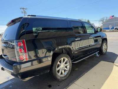 2008 GMC Yukon XL, $6000. Photo 2