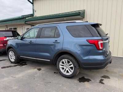 2018 Ford Explorer, $8000. Photo 4