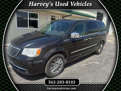 2014 Chrysler Town & Country, $3500. Photo 1