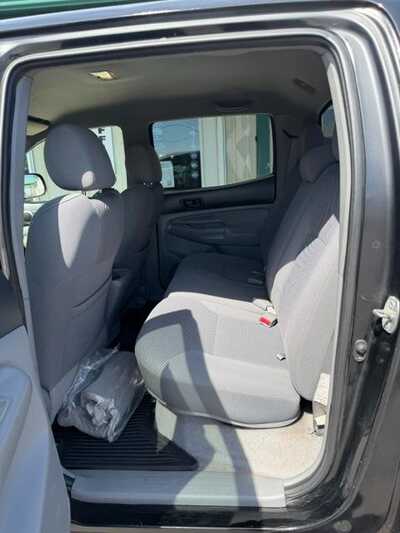 2005 Toyota Tacoma, $9500. Photo 6