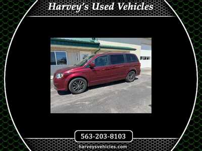 2017 Dodge Caravan, Grand, $7500. Photo 1