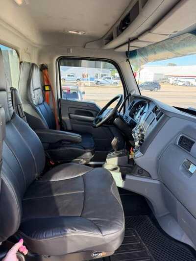 2018 Kenworth T680, $30000. Photo 4