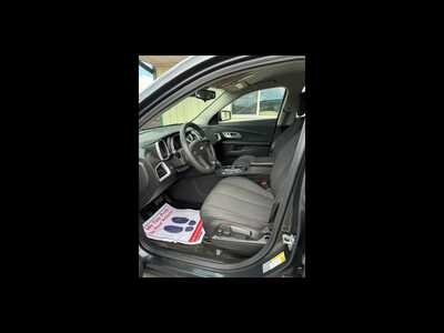 2017 Chevrolet Equinox, $6000. Photo 5