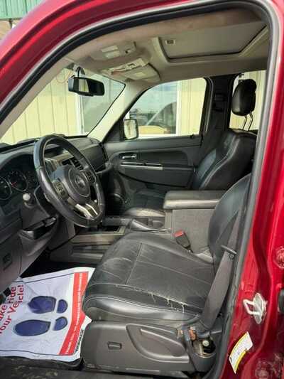 2011 Jeep Liberty, $5000. Photo 5