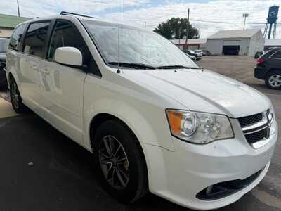2017 Dodge Grand Caravan, $9000. Photo 2
