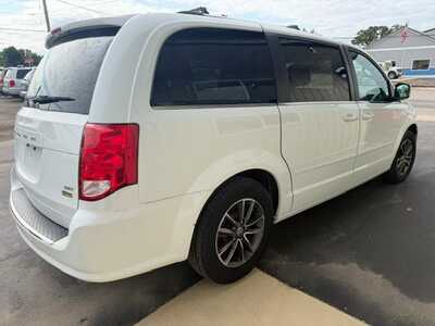 2017 Dodge Grand Caravan, $9000. Photo 3