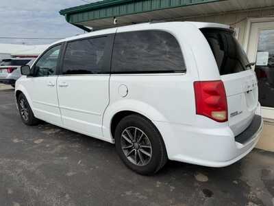 2017 Dodge Grand Caravan, $9000. Photo 4