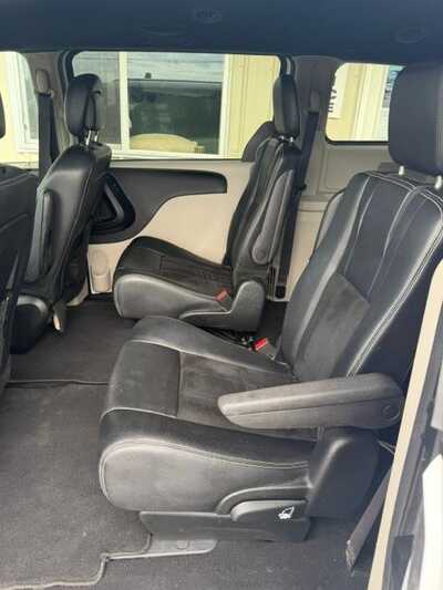 2017 Dodge Grand Caravan, $9000. Photo 6