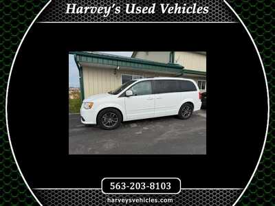 2017 Dodge Grand Caravan, $9000. Photo 1