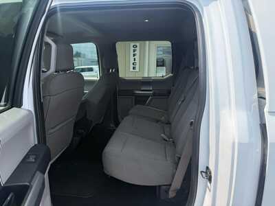2017 Ford F150 Crew Cab, $18000. Photo 6