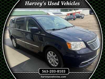 2014 Chrysler Town & Country, $7500. Photo 1
