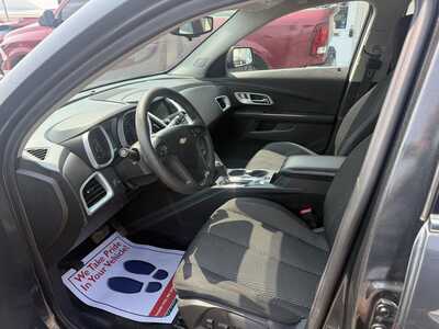 2017 Chevrolet Equinox, $7000. Photo 5
