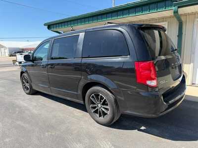 2018 Dodge Grand Caravan, $11000. Photo 4