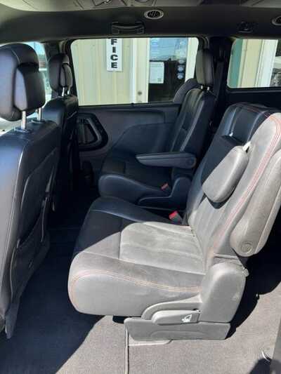 2018 Dodge Grand Caravan, $11000. Photo 6