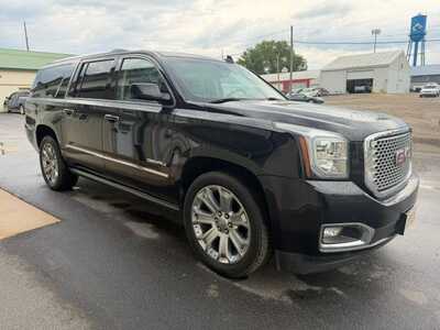 2016 GMC Yukon XL, $13500. Photo 2