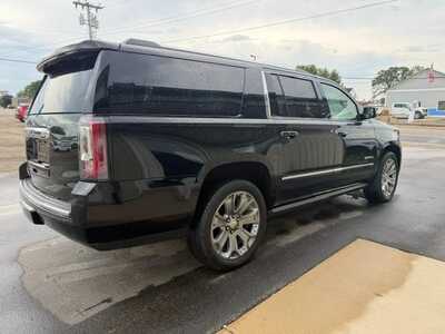2016 GMC Yukon XL, $13500. Photo 4