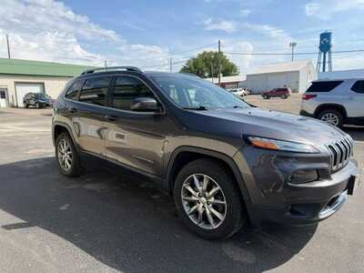 2018 Jeep Cherokee, $14900. Photo 3